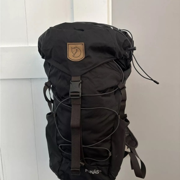 Black Backpack. Fjallraven Funas 25 Backpack - Picture 1 of 5